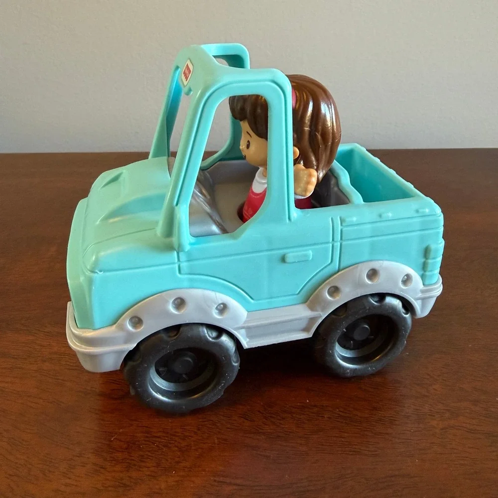 Fisher-Price Little People Car with Girl Figure 🚗 - Picture 2 of 3